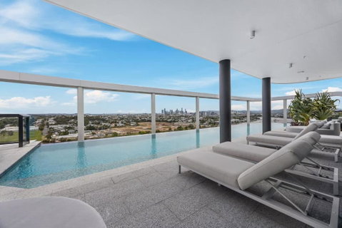 Rivello Apartments - Free Secure Car Park, 6km To City, Ferry Terminal, Eat Street, Rooftop Pool, Sauna, Portside Dinning - Darwin Tourism 1