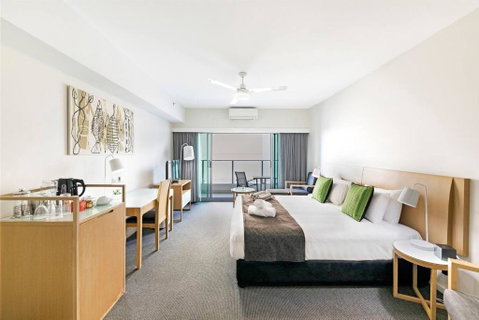 Resort-Style Sister Studios - Double Delight In The CBD - Darwin Tourism 0
