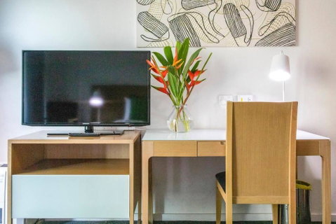 Resort-Style Sister Studios - Double Delight In The CBD - Darwin Tourism 1