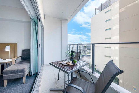 Resort-Style Sister Studios - Double Delight In The CBD - Darwin Tourism 2