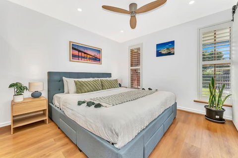 Redbrick Retreat - Generous Coastal Escape - Darwin Tourism 2