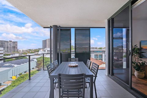 Regatta Hideaway - A Breezy Balcony Residence - Darwin Tourism 1