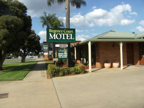 Regency Court Motel - Darwin Tourism 0