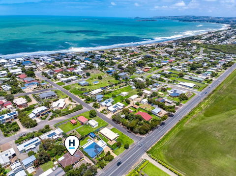 Relaxed Family Beach House - No Linen Included - Darwin Tourism 0