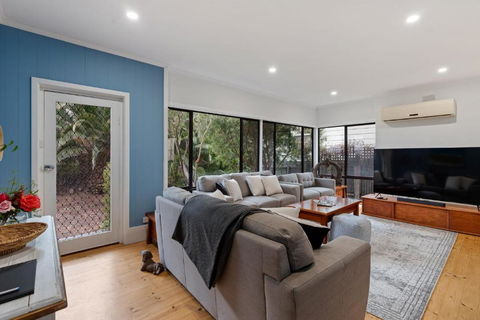 Relaxed Family Beach House - No Linen Included - Darwin Tourism 2