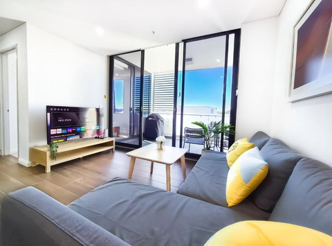 Relaxing 1BR W Pools & SPA, Gym In Olympic Park - Darwin Tourism 3