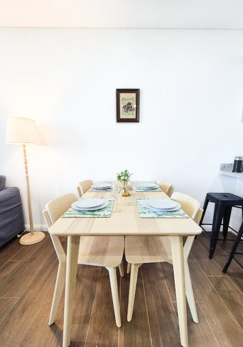 Relaxing 1BR W Pools & SPA, Gym In Olympic Park - Darwin Tourism 2