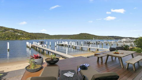 Riptides Booker Bay -Waterfront Apartment, Walk To Shops & Cafes - Darwin Tourism 1