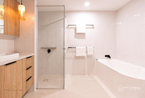 RIVERFRONT BREEZE @ The Cosmopolitan Unit10307 - Darwin Tourism 3