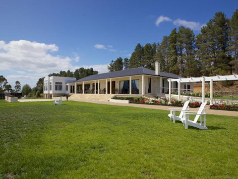 Riversdale Estate Cottages - Darwin Tourism 0