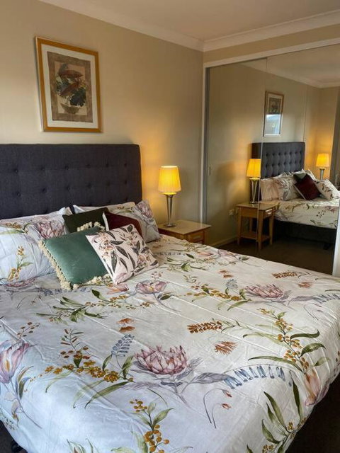 RIVERSIDE CITY VIEW PARKING NETFLIX WIFI WINE FREE - Darwin Tourism 1
