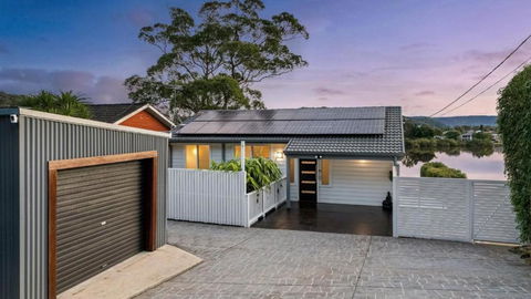 Riverside Retreat - Absolute Waterfront - Darwin Tourism 2