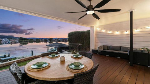 Riverside Retreat - Absolute Waterfront - Darwin Tourism 3