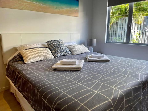 Relax At Trinity Beach Getaway, Blue Lagoon, Trinity Beach - Darwin Tourism 0