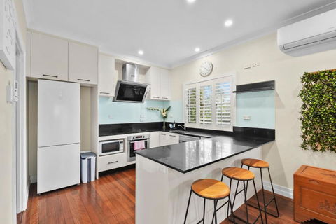 Room In Large Home 6 Min To CBD - Darwin Tourism 2
