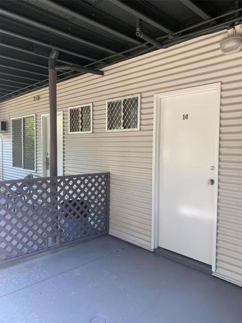 Roey Backpackers And Party Bar - Darwin Tourism 2