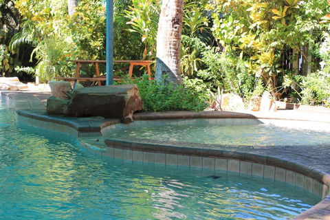 Roey Backpackers And Party Bar - Darwin Tourism 0