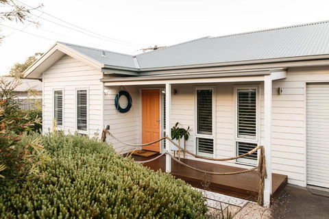 Romantic Retreat In Mornington Peninsula Heartland - Darwin Tourism 1
