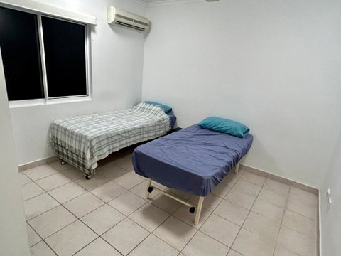 Room In City With Kittens! - Darwin Tourism 1