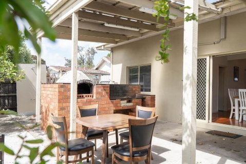 Rosebud Reset - A Beachside Group Getaway - Darwin Tourism 0