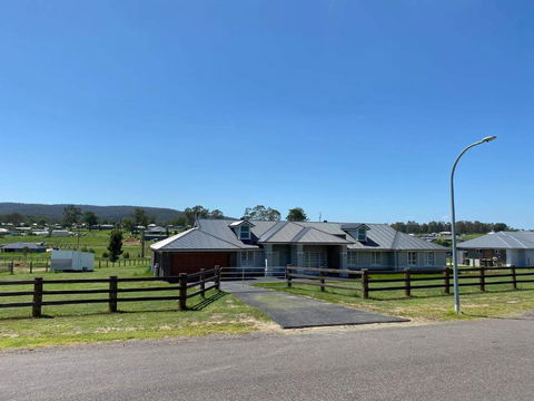 Rosehill Vines - Darwin Tourism 2