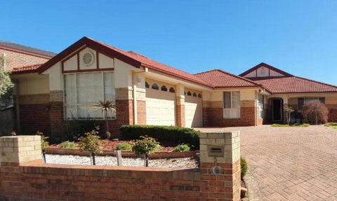 Roxy - A Spacious Cosy Getaway - Near Mel Airport - Darwin Tourism 2