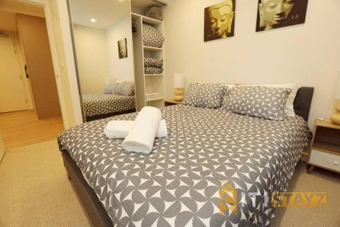 Ruby Red, 1Bd 1Bth Apt - Woden CBD - Darwin Tourism 1