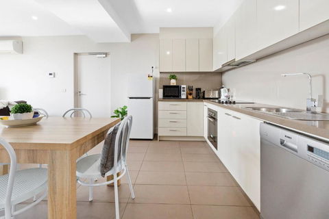 Salt Five Apartment Sorrento - Main Street Location - Darwin Tourism 3