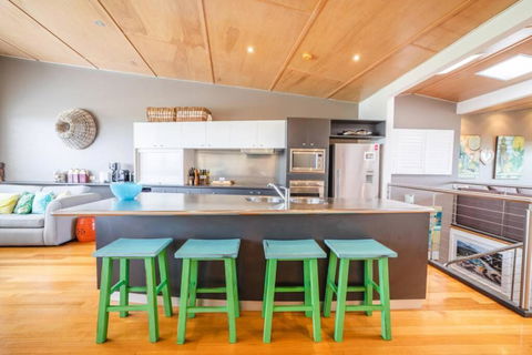 Saltwater 5 - Sleeps 8 - Close To Main Beach - Darwin Tourism 1