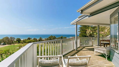 Salty Air Beachside Cottage At Killcare - Darwin Tourism 0