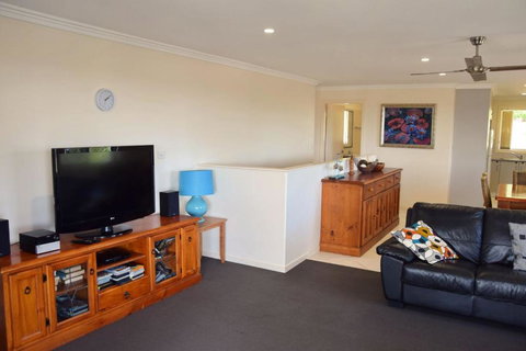 Salty Kisses - Bring Your Own Linen. - Darwin Tourism 3