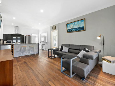 Salty Sea Cottage - Darwin Tourism 2