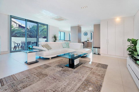 Samar Cove Unit 8 - Darwin Tourism 1