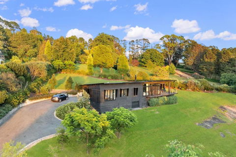 Sanctuaire, Southern Highlands - Darwin Tourism 1