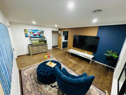 Sanctuary Lakes Holiday House - Darwin Tourism 0