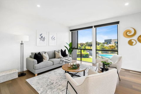 Sands Coastal Villa Close To Pool, Beach And Golf - Darwin Tourism 1