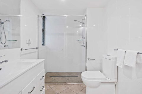 Sandown - Hosted By Burleigh Letting - Darwin Tourism 1
