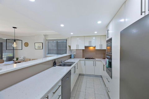Sandy Cove Apartment The Entrance 8 - Darwin Tourism 3