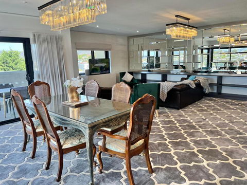 Sixty Six Boutique Apartments - Darwin Tourism 1