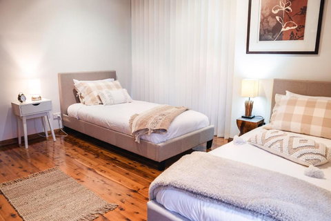 Snooty Fox Bed &Breakfast - Darwin Tourism 1