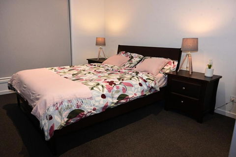 Spacious 4 Bedroom Retreat Fully Air Conditioned - Darwin Tourism 2