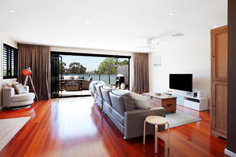 Spacious Family Entertainer For Manly Retreat - Darwin Tourism 0