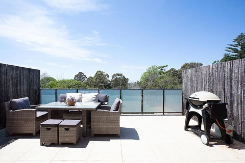 Spacious Family Entertainer For Manly Retreat - Darwin Tourism 1