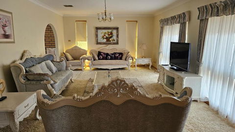 Spacious Holiday Home - Waikerie - Darwin Tourism 1