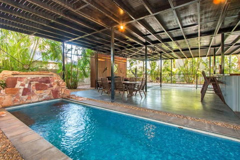 Sunset Oasis - Darwin Tourism 0