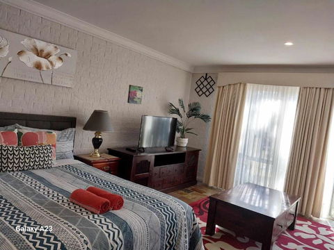 Sweet Home By The Golf Course - Darwin Tourism 3