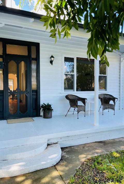 The Country House Maffra - Darwin Tourism 0