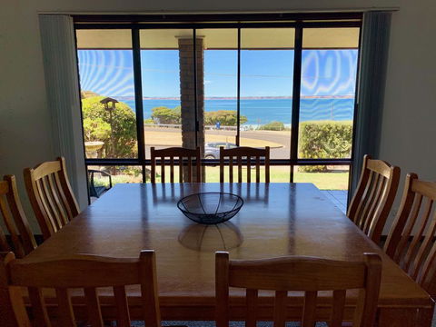 Beachside House - Darwin Tourism 0