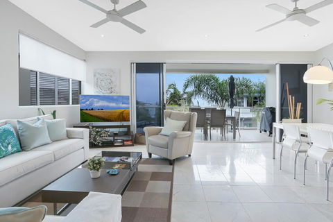 Beachside Vibes, Sunshine Beach - Darwin Tourism 1