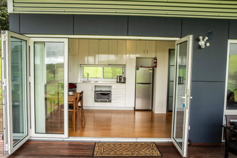 Beechmont Bean Cabins - Darwin Tourism 1